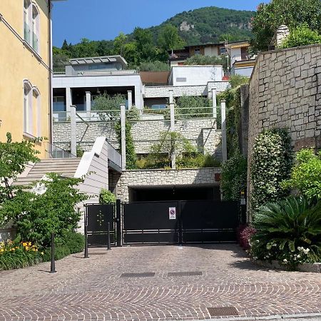 Daisy House: Nice Attic In The Historical Center 살로 외부 사진