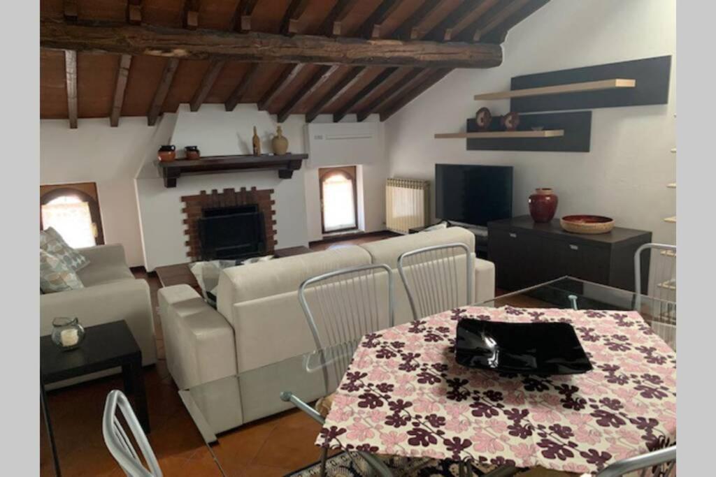 Daisy House: Nice Attic In The Historical Center 살로 외부 사진